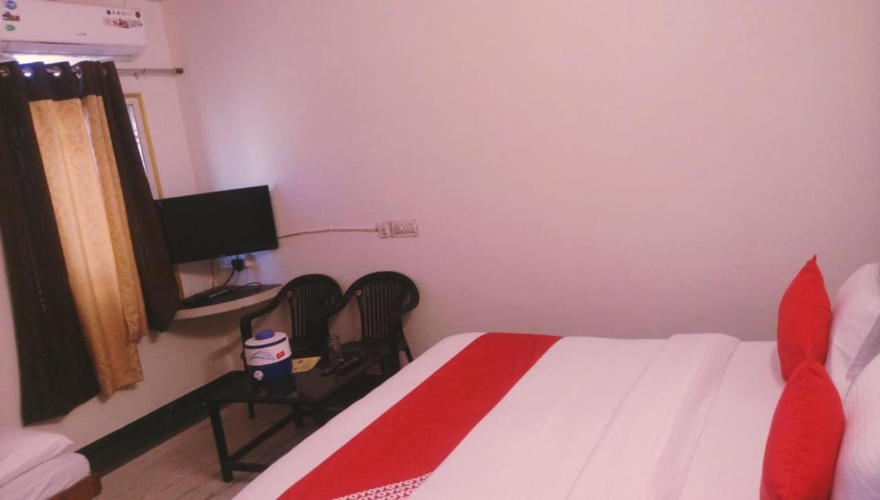 Hotel Rajkamal International ウダイプル エクステリア 写真